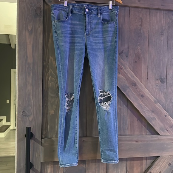 American Eagle Outfitters Denim - American eagle women’s  jeggings Size 12 factory distressed next level stretch